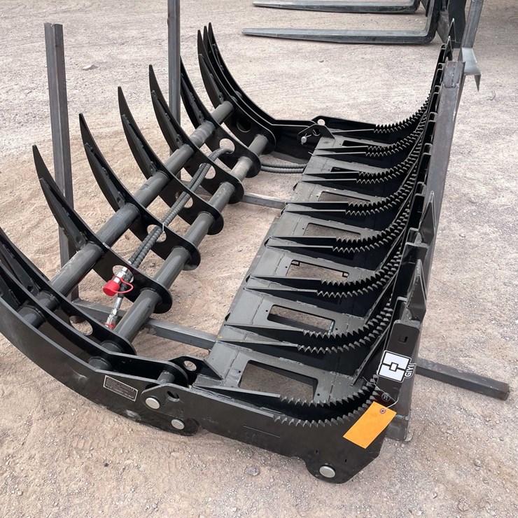 #3119 • Unused 2026 Skid Steer Curved Log Grabber