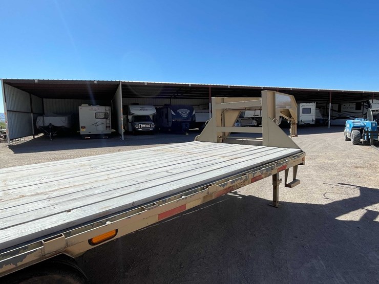 #158-•-2013-big-t-gooseneck-trailer-(has-nm-title)-image-18