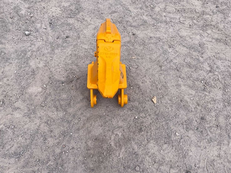 2026-caterpillar-305-image-2