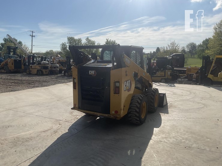 2023-caterpillar-262d3-image-4