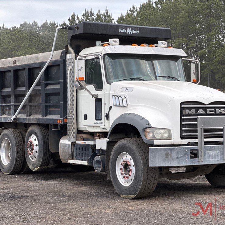 2017 MACK GU713 GRANTIE TRI AXLE DUMP TRUCK