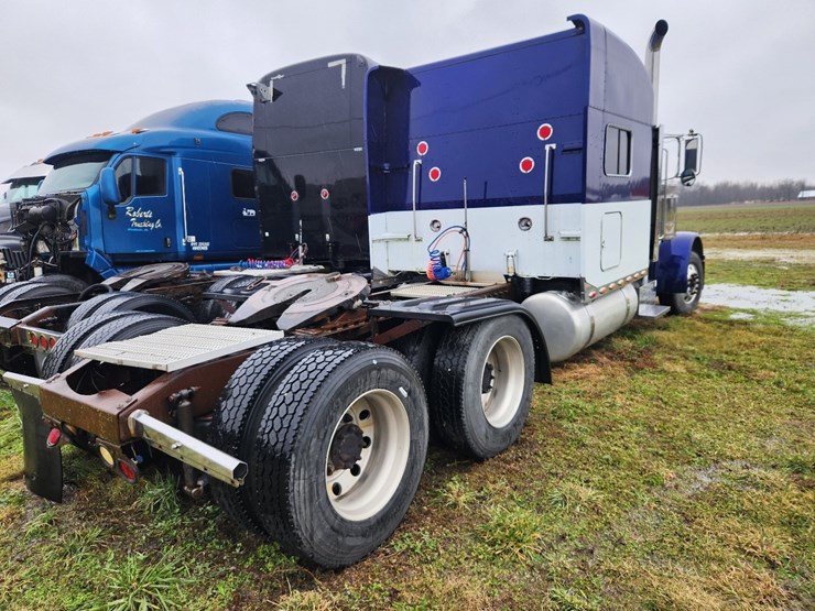 2007-peterbilt-379-image-16