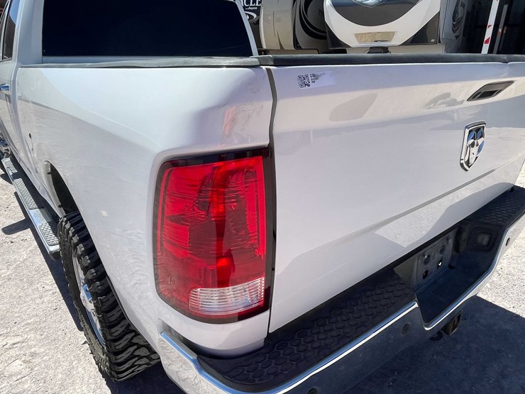 2016-dodge-2500-image-39