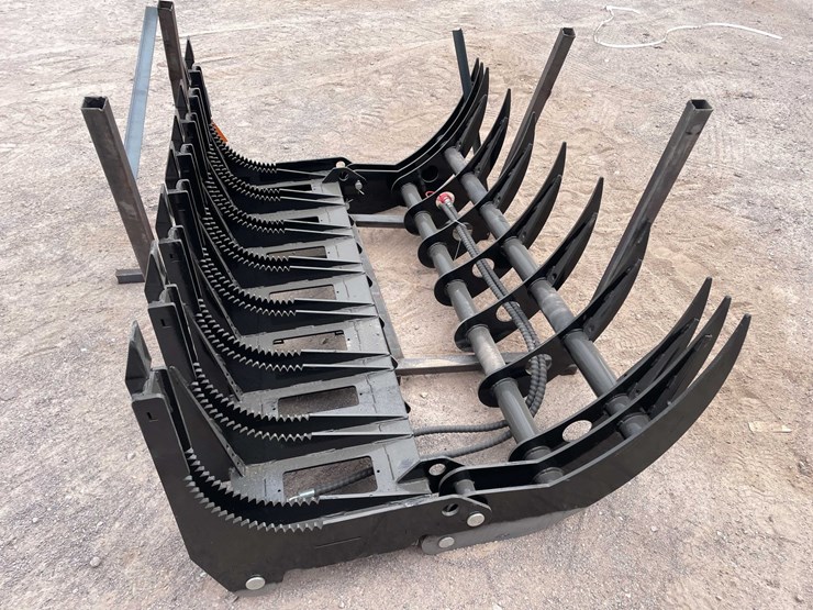 #3119-•-unused-2026-skid-steer-curved-log-grabber-image-4