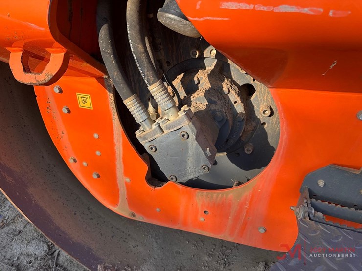 2019-hamm-hd+120i-double-drum-roller-image-14