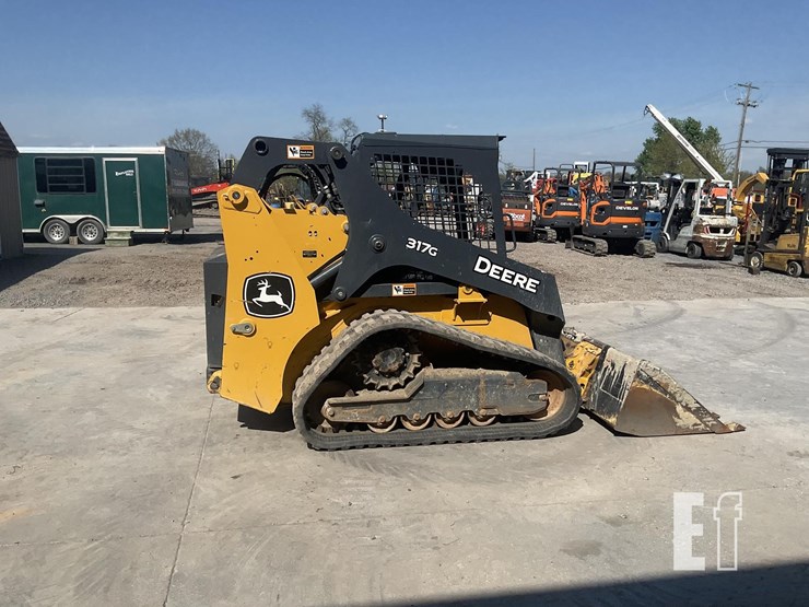 2023-deere-317g-image-5