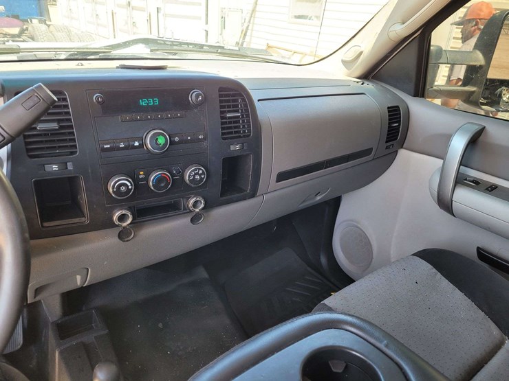 2008-chevrolet-silverado-2500-image-13