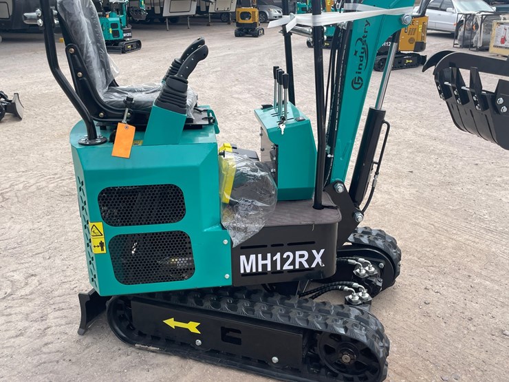 #3005-•-unused-2026-cfg-mini-excavator-image-12