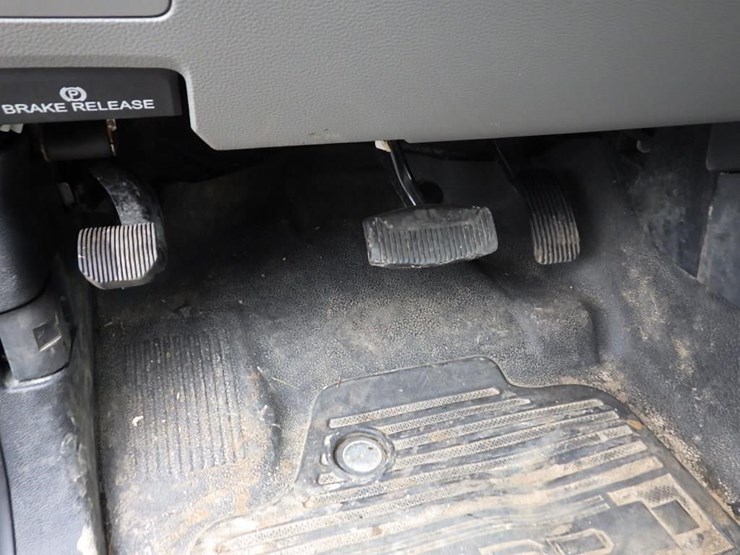 2020-ford-f550-image-32