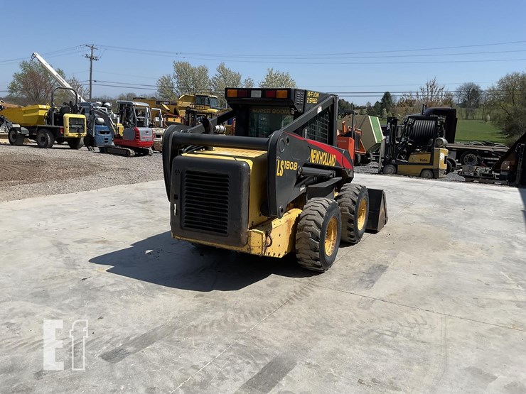 2004-new-holland-ls190b-image-4