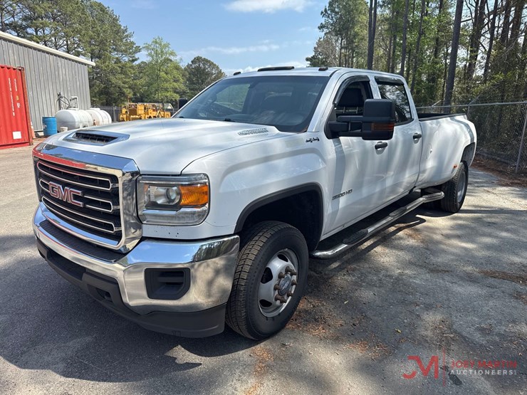 2018-gmc-3500-image-4