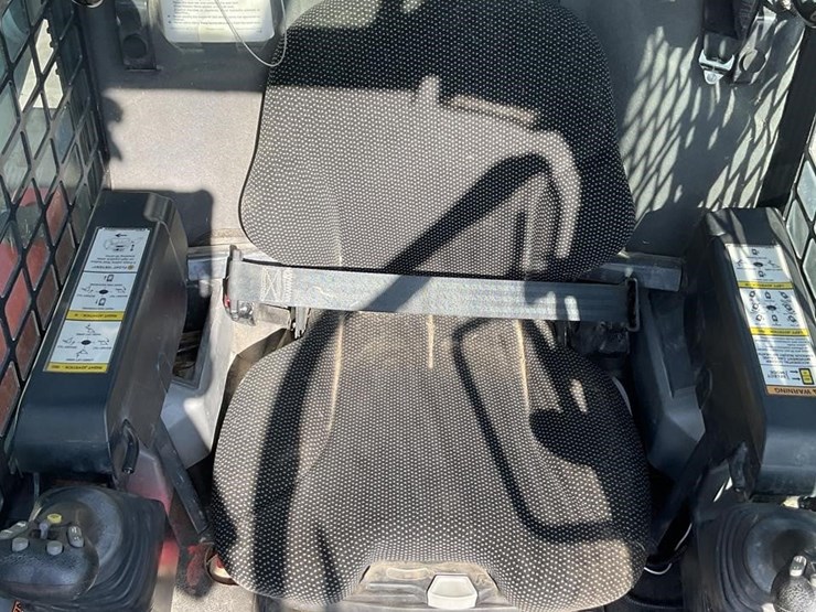 2023-bobcat-t870-image-14