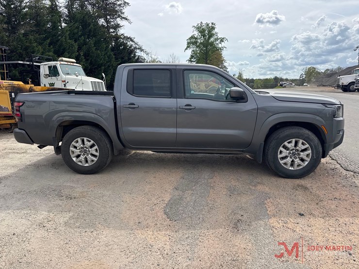 2022-nissan-frontier-image-2