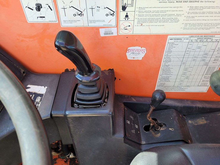 2006-jlg-g9-43a-image-14