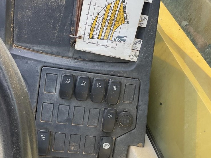 2016-caterpillar-tl642d-image-14