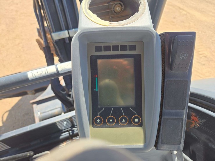 2015-deere-35g-image-8