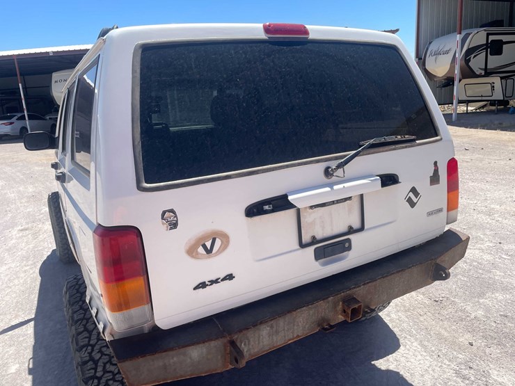 #152-•-2000-jeep-4x4-(has-tx-rebuilt-salvage-title)-image-39