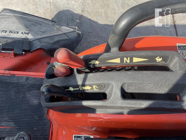 2015-kubota-bx1870-image-11