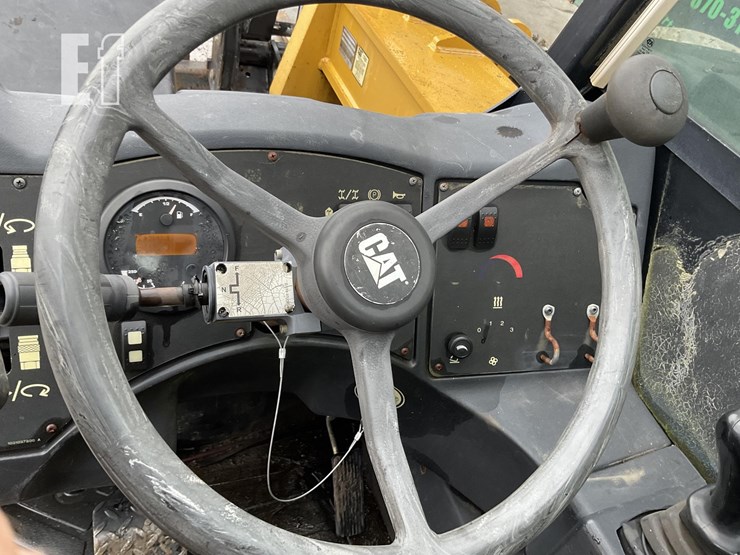 2014-caterpillar-tl642c-image-13