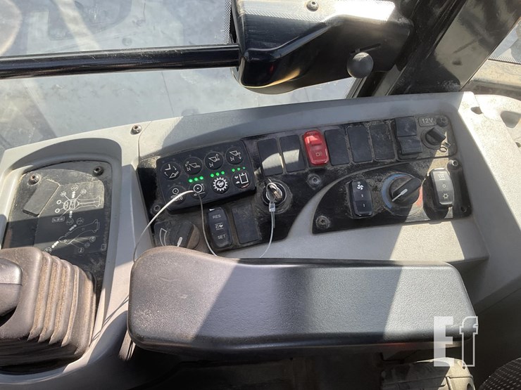 2023-caterpillar-914-image-12