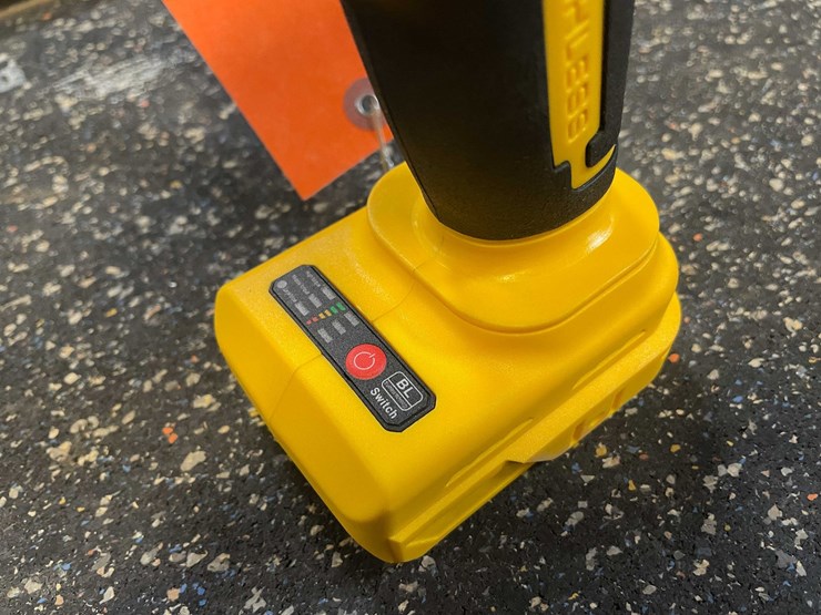 #2526-•-dewalt-compatible-20-volt,-1/2"-cordless-impact-(pr13)-image-5