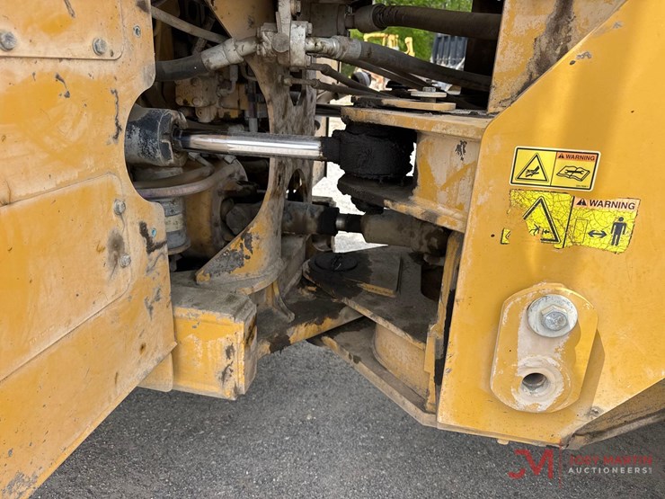 2013-caterpillar-950k-image-22