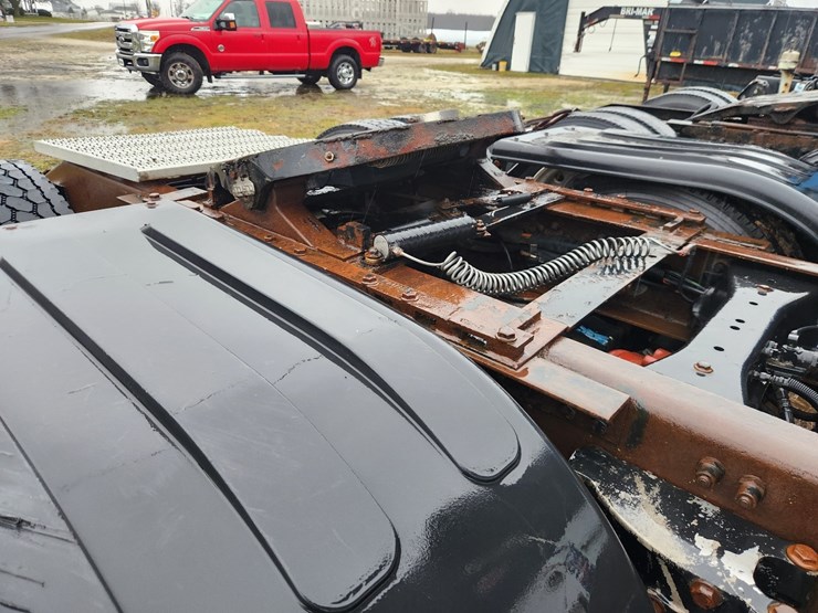 2007-peterbilt-379-image-12