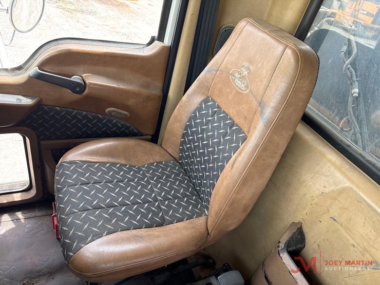 2008-mack-granite-gu713-image-30