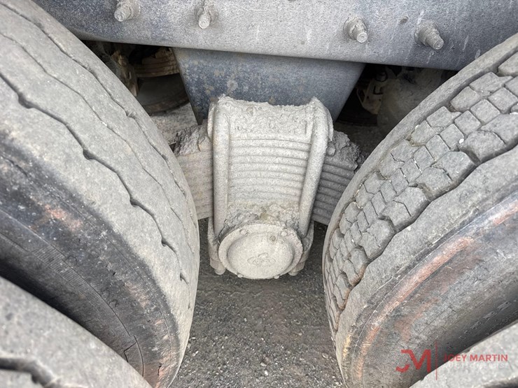 2008-mack-granite-gu713-image-19