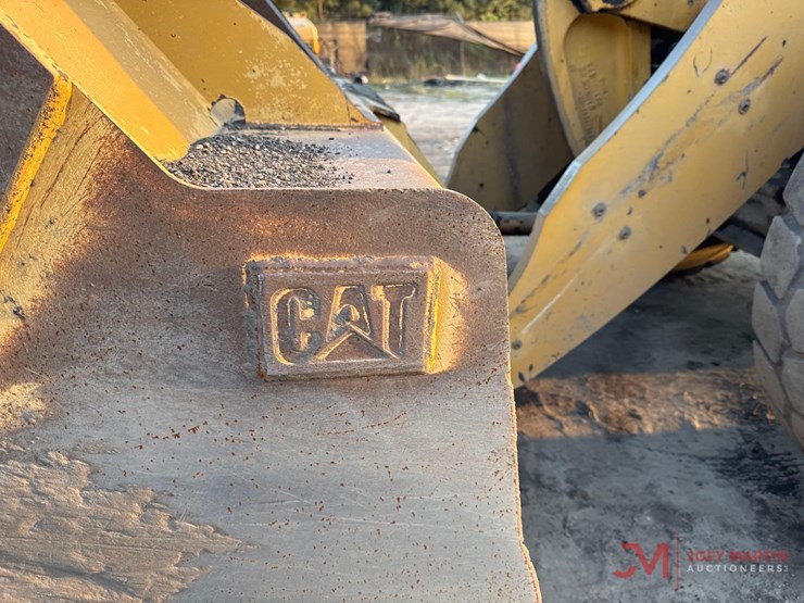 2015-caterpillar-972k-image-6