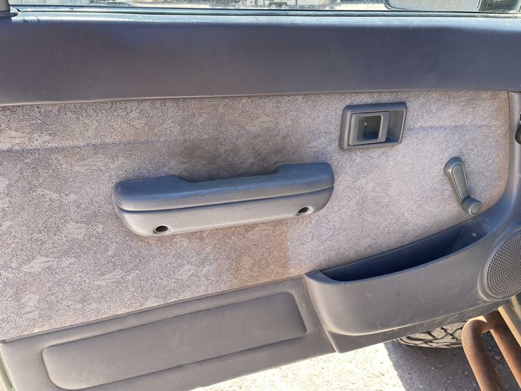 2000-toyota-tacoma-image-47