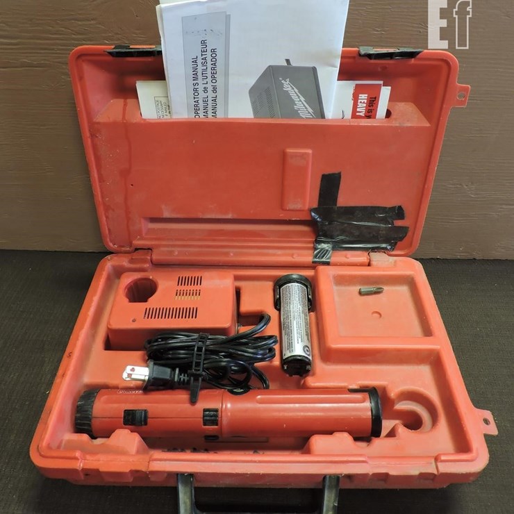 MILWAUKEE CORDLESS SCREWDRIVER