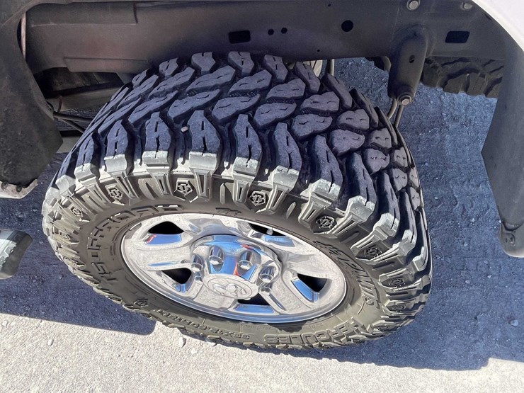 2016-dodge-2500-image-14
