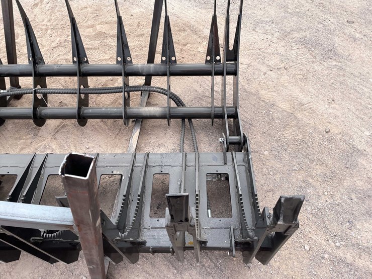 #3119-•-unused-2026-skid-steer-curved-log-grabber-image-5