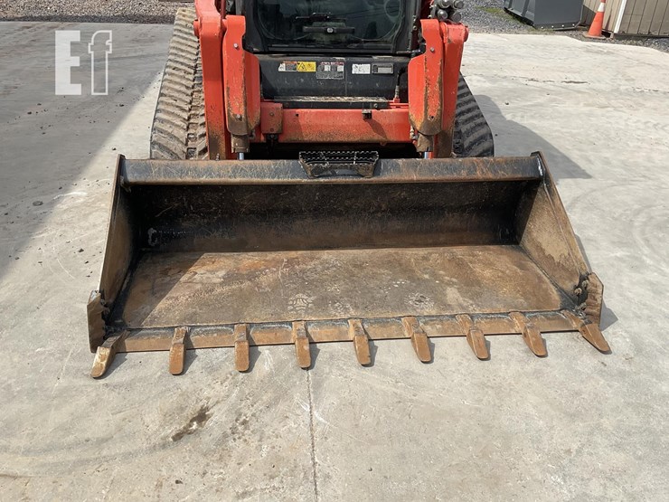 2017-kubota-svl95-2s-image-11