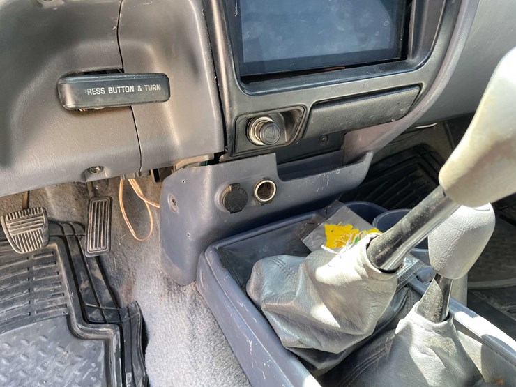 2000-toyota-tacoma-image-51