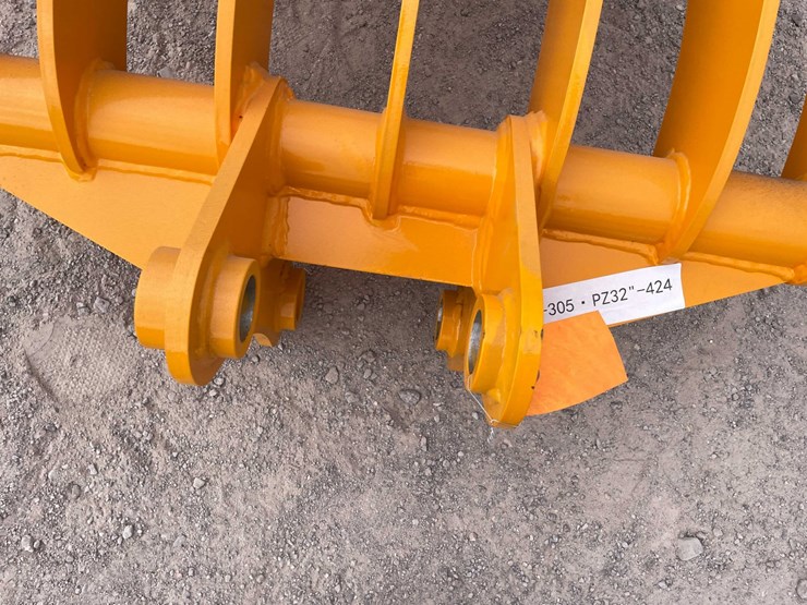 2026-caterpillar-305-image-6