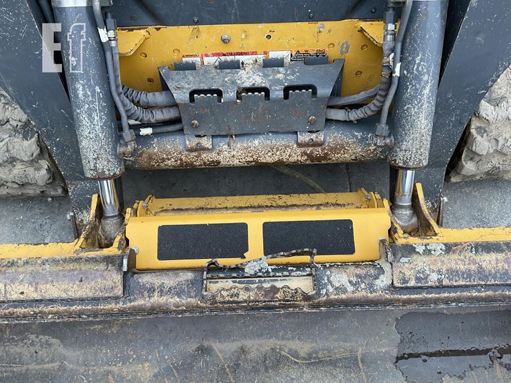 2022-deere-325g-image-12