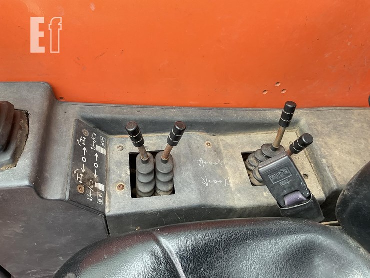 2012-jlg-g12-55a-image-11