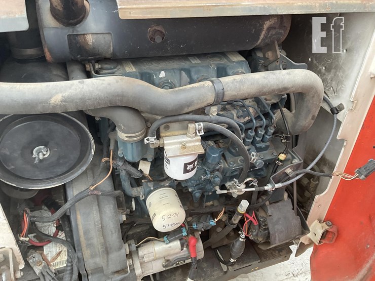 2004-bobcat-t300-image-18
