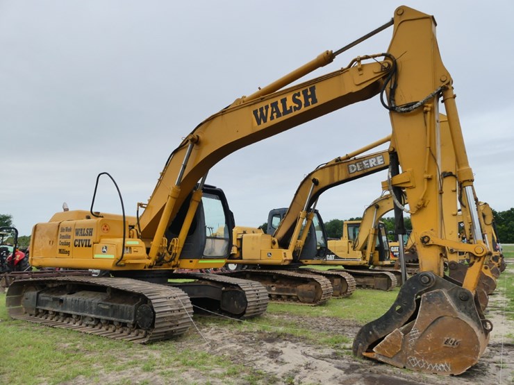 deere-200-lc-image-2