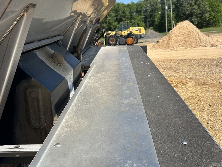 chevy-top-kick-spreader-truck-image-26