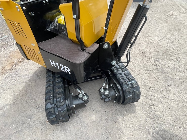 #3000-•-unused-2026-cfg-mini-excavator-image-11