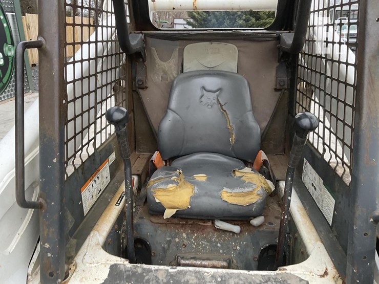2004-bobcat-t300-image-14