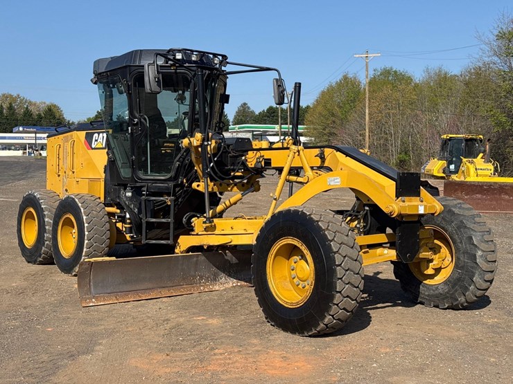 2019-caterpillar-120-image-1