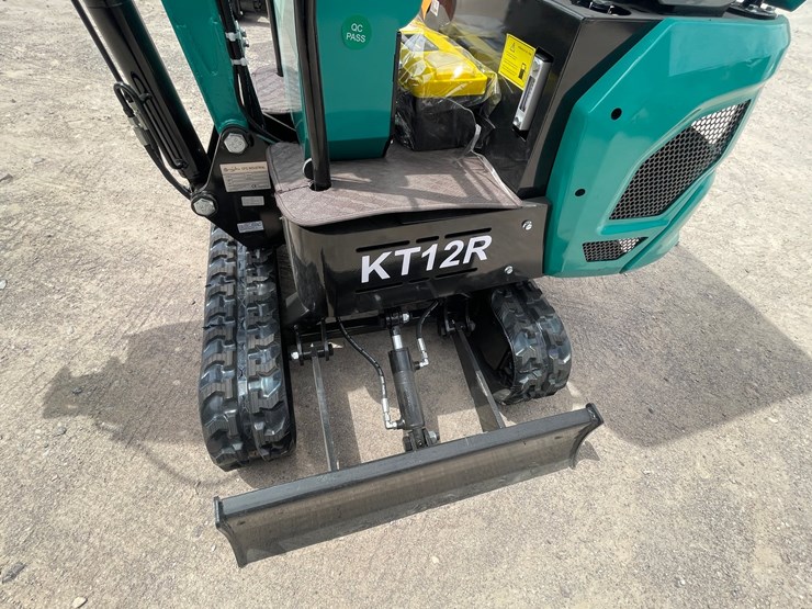 #3008-•-unused-2026-cfg-mini-excavator-image-8