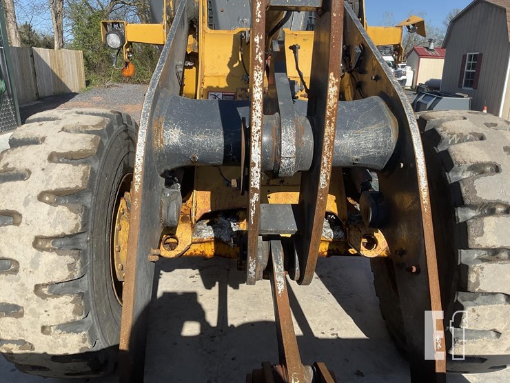 2021-deere-444-p-tier-image-10