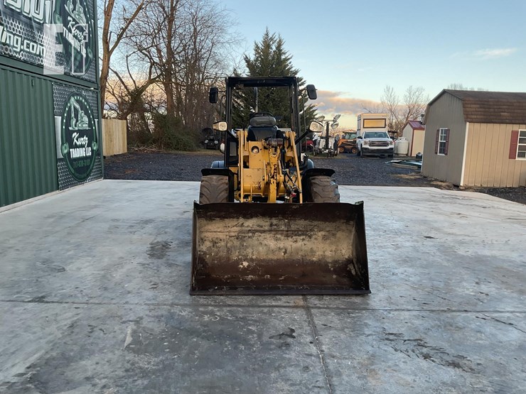 2015-caterpillar-908h2-image-7