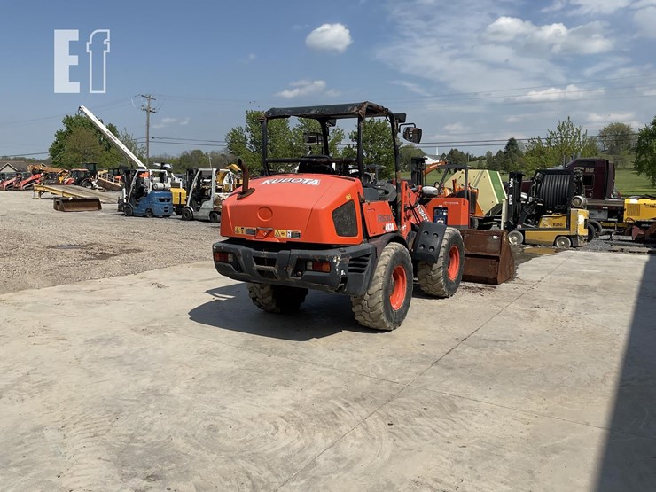 2020-kubota-r630-image-4