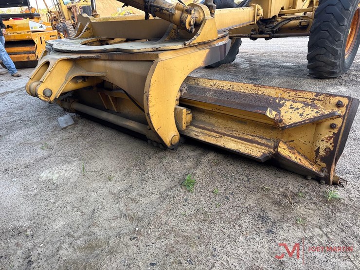 1993-deere-670b-image-27
